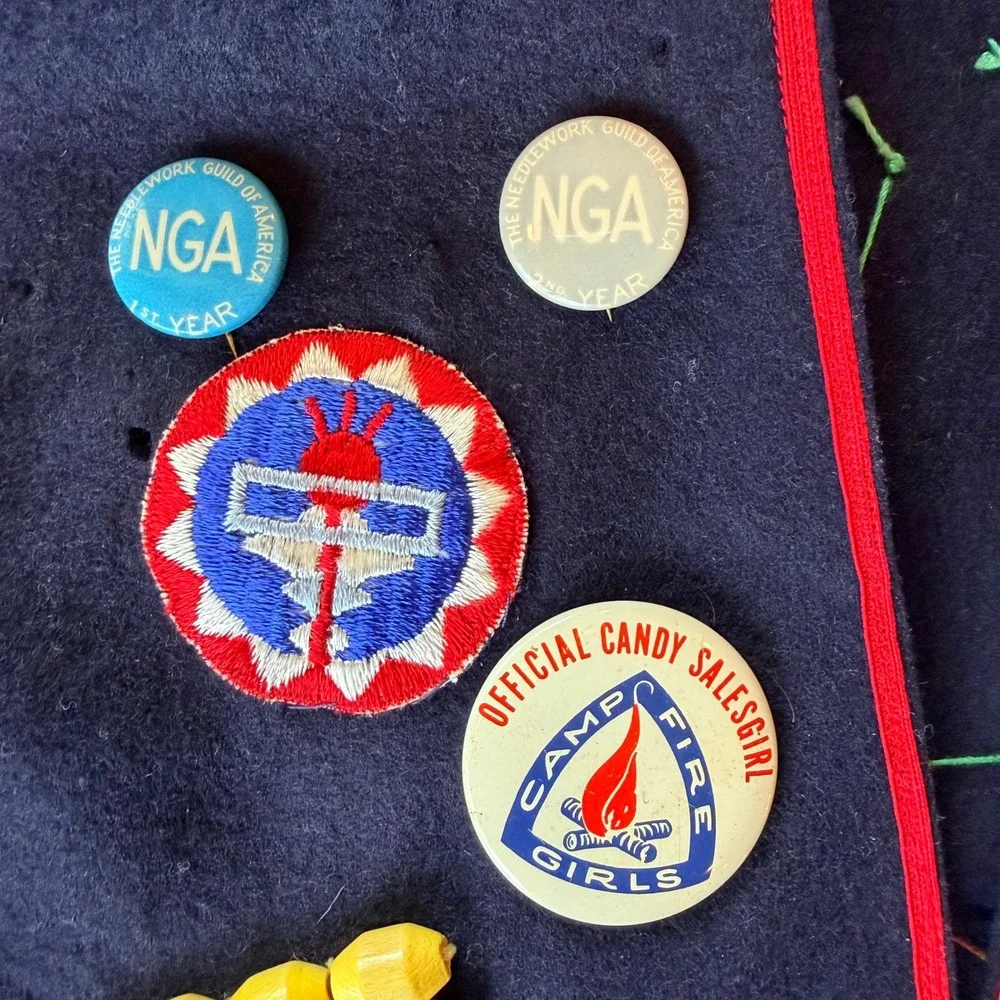 Vintage Camp‎ Fire Girls Wool Felt Vest Navy Blue Beaded Patches Pins NGA Scout